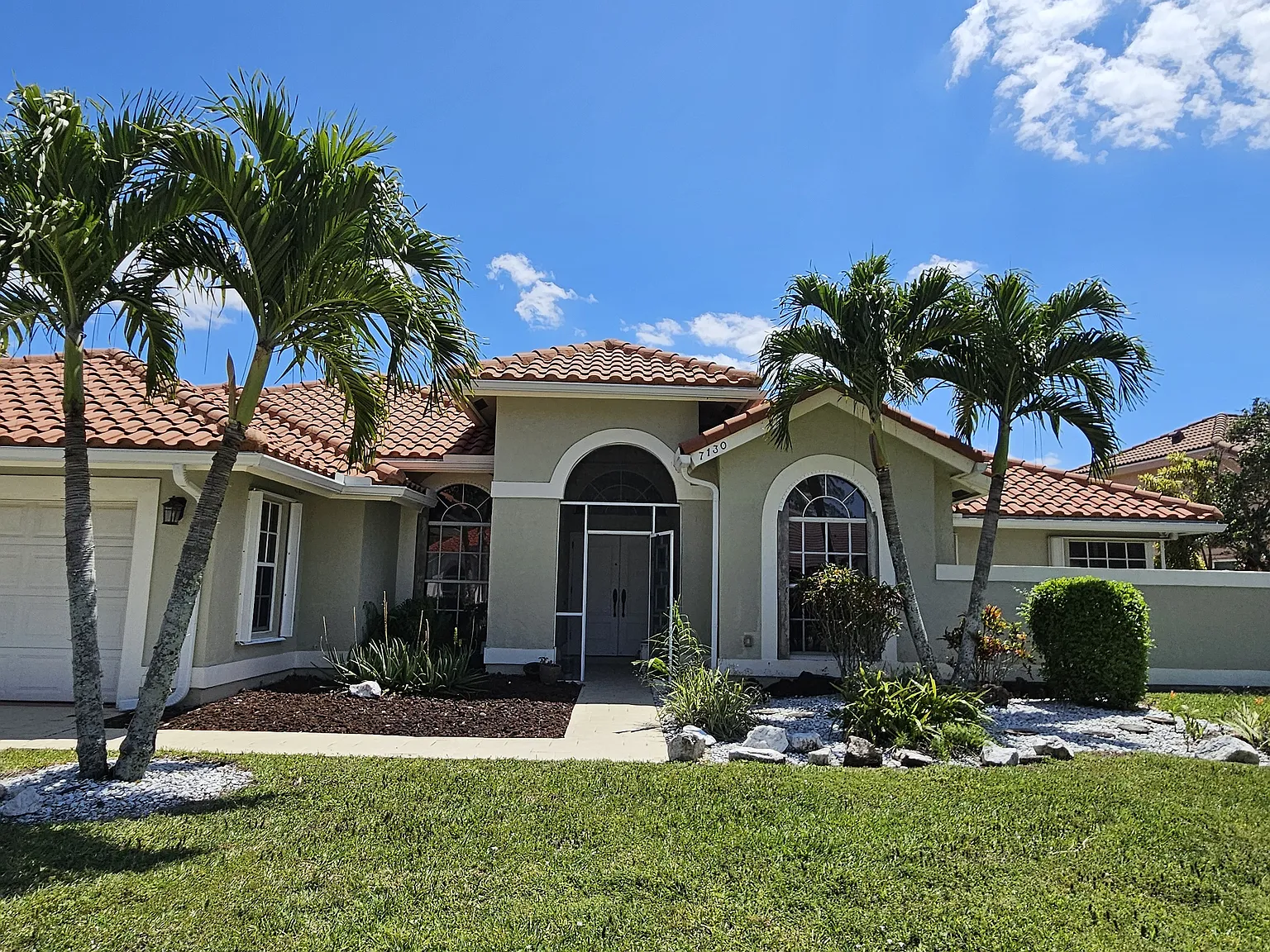 4 bed, 2865 sqft, $5,500 — Photo 2