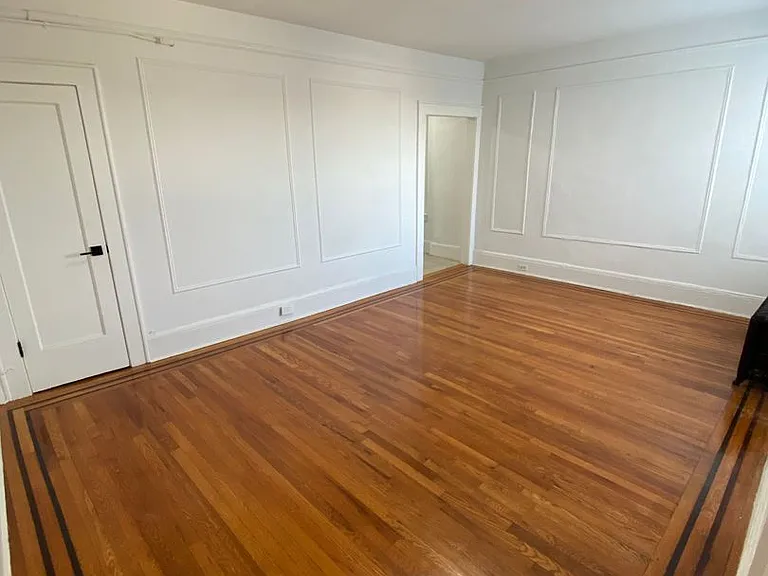 St. Luke's Place Apartment Homes — Photo 10