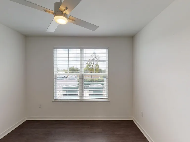 Essex Luxe Apartments — Photo 64