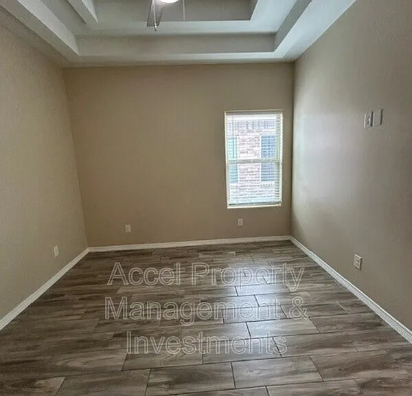 1008 W La Pointe Ave #1 — Photo 4
