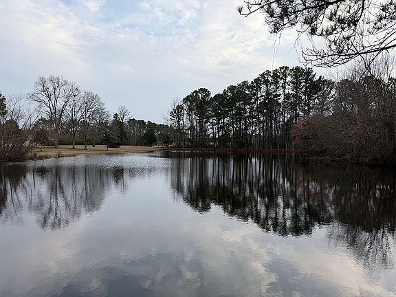 5th image of 1921 Lake Lowndes Rd