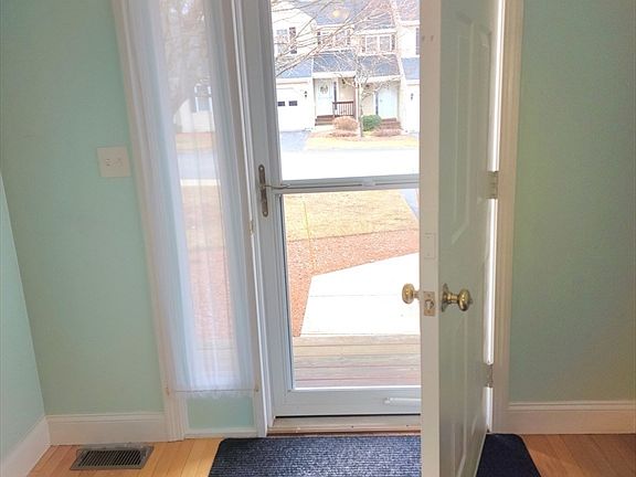 3rd image of 194 Bridle Cross Rd #194