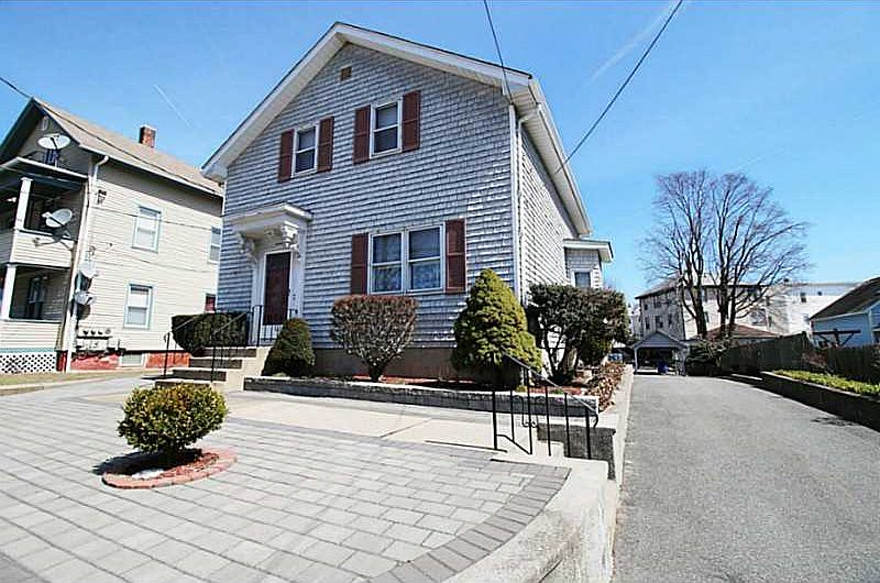 1st image of 1005 Lonsdale Ave