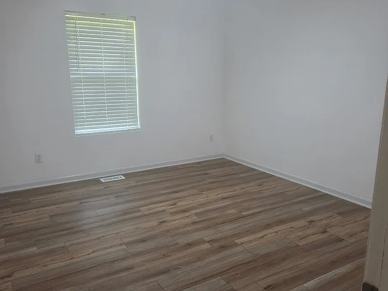 2824 Delrose Dr — Photo 20