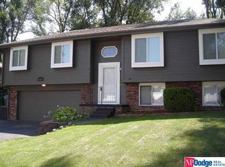 1117 Overland Trl, Papillion, NE 68046