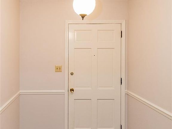 3rd image of 1057 Alford Ave