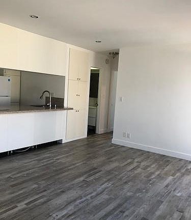 4th image of 1520 W Carson St #2