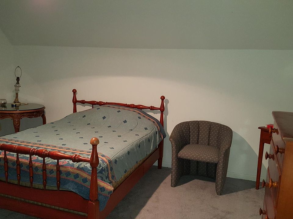 1st image of 300 Great Falls St