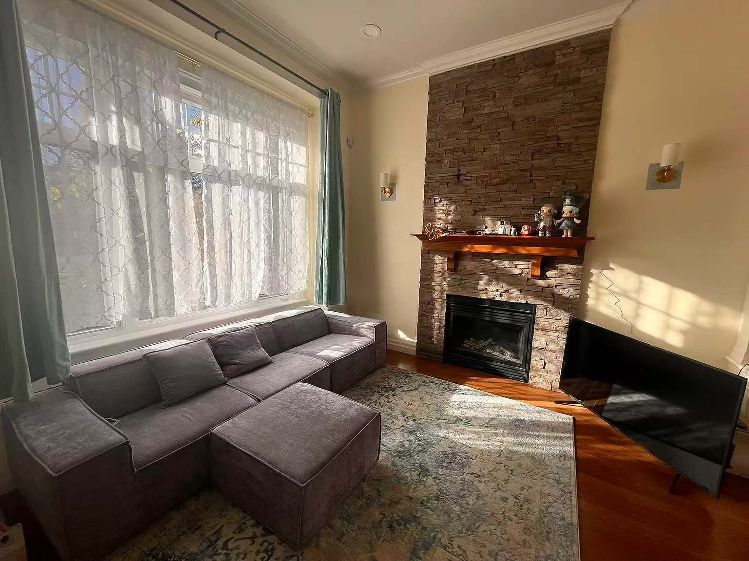 1 bed, 300 sqft, $1,500 — Photo 3