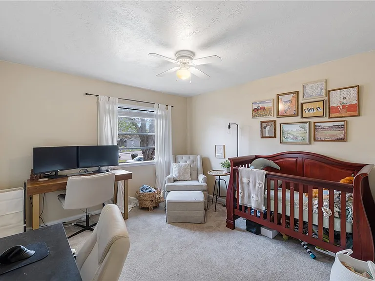 1400 Summit St #A — Photo 11