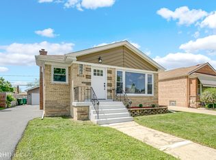 9024 S Sacramento Ave, Evergreen Park, IL 60805