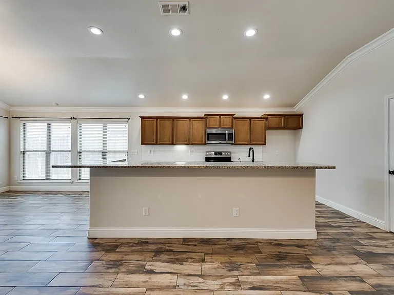 6901 Cattleman Dr — Photo 10