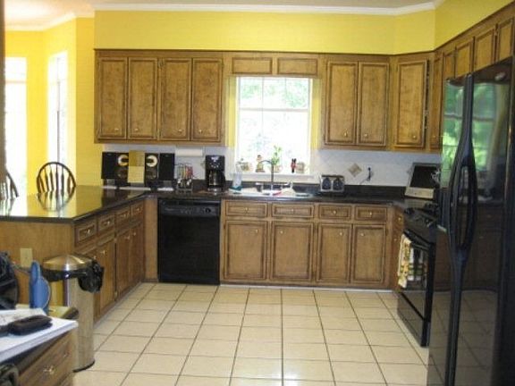 2nd image of 551 Waterford Dr