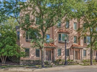 120 Kimball St, Elgin, IL 60120