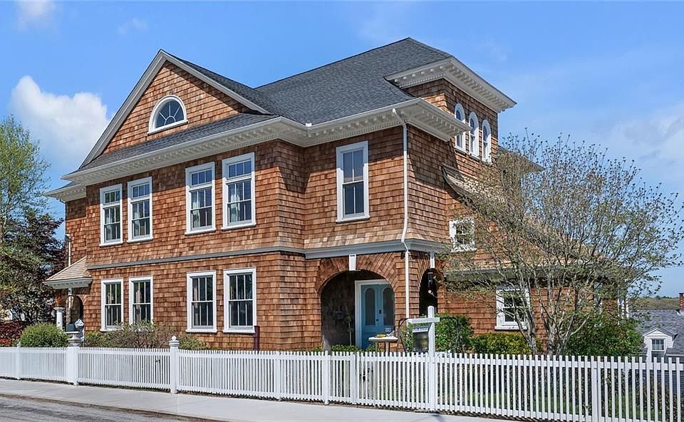 1st image of 70 Peirce St