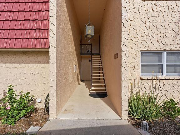 2nd image of 212 CEDARWOOD CIRCLE #212