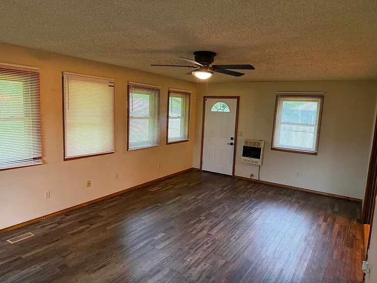 1714 Coachman Dr — Photo 7