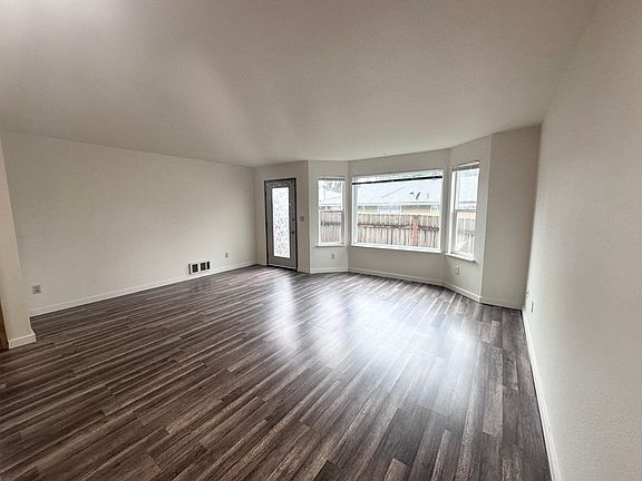 5th image of 1536 29th St SE #1