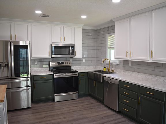 4th image of 4300 Bennett Wood Dr