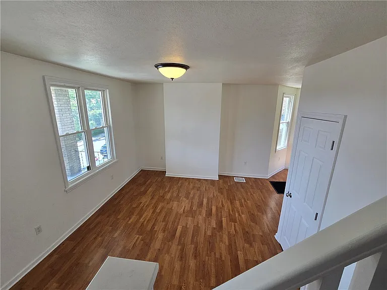 1602 Fallowfield Ave — Photo 32
