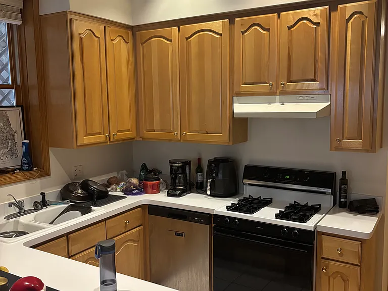 929 W Wolfram St #1 — Photo 1