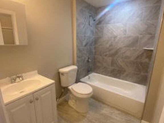 3rd image of 6247 N Gratz St