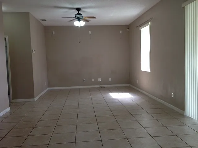 3913 Shawn Cir — Photo 9