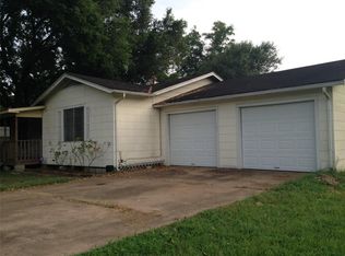 318 Edgewood Dr, Richmond, TX 77406