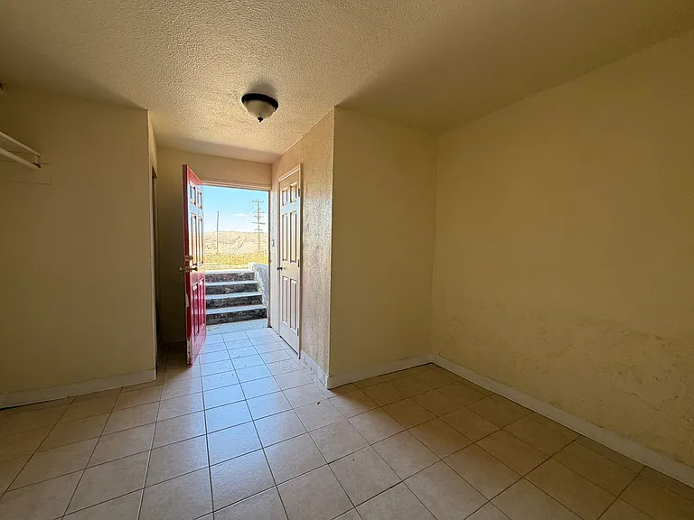 504 E Williams St — Photo 5