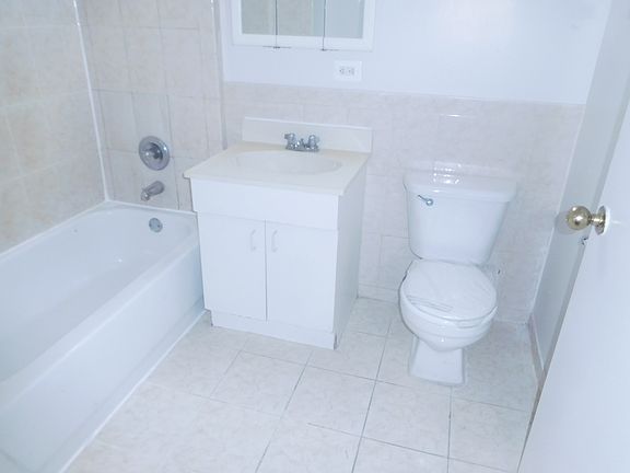 4th image of 13614 Northern Blvd APT 2A