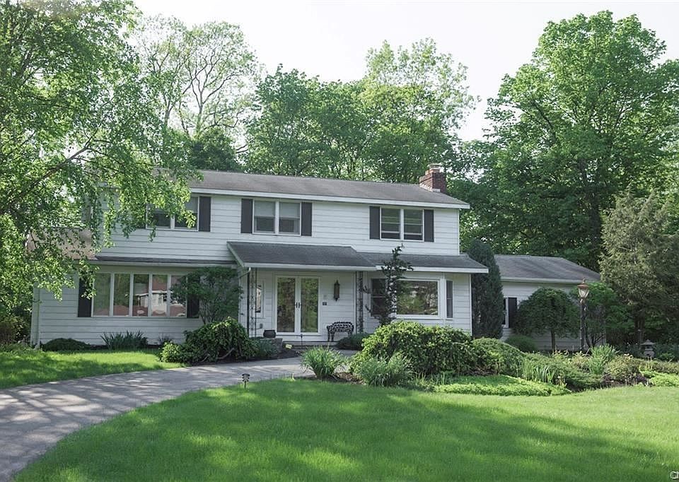 1st image of 65 Lynacres Blvd
