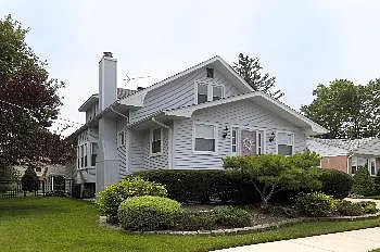 511 W Wing St photo 1