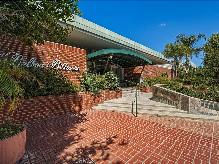 5301 Balboa Blvd #F7 — Photo 38