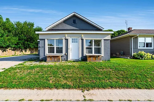 1672 Elgin St Photo 1