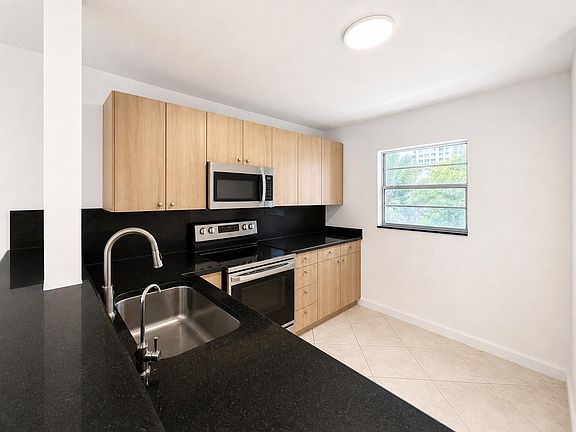 5th image of 1541 S Ocean Boulevard #219
