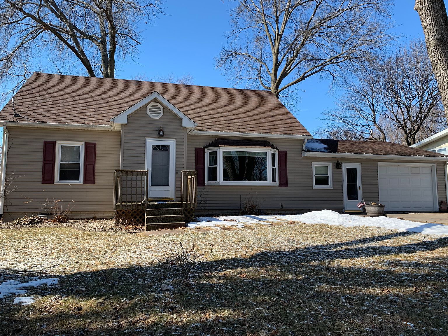 805 8th St, Kalona, IA 52247 Zillow