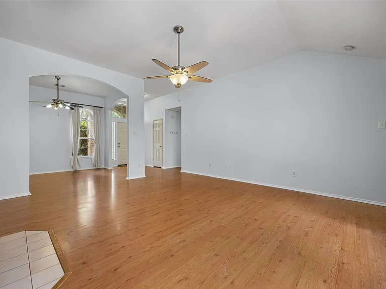11304 Avering Ln — Photo 6
