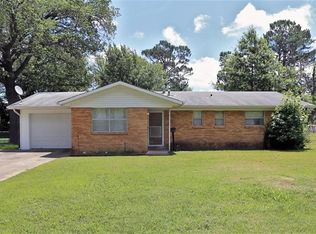 807 Sherman St, Springdale, AR 72764