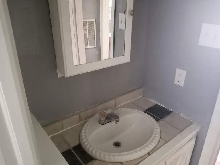 111 James Ave — Photo 12