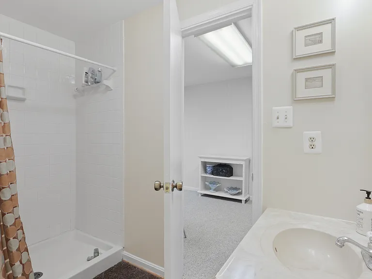 3366 Taleen Ct — Photo 32