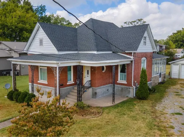 716 E Main St, Marion, IL 62959