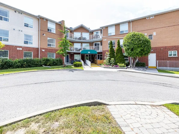 95 Wellington St #208, Clarington, ON L1C 5A1