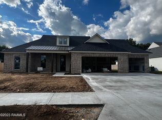 105 Burning Oaks Dr, Carencro, LA 70520