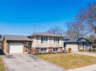 293 Saint Andrews Dr, Hamilton, ON L8K 5K2