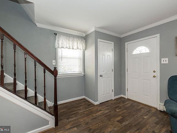 5th image of 208 Karen Dr