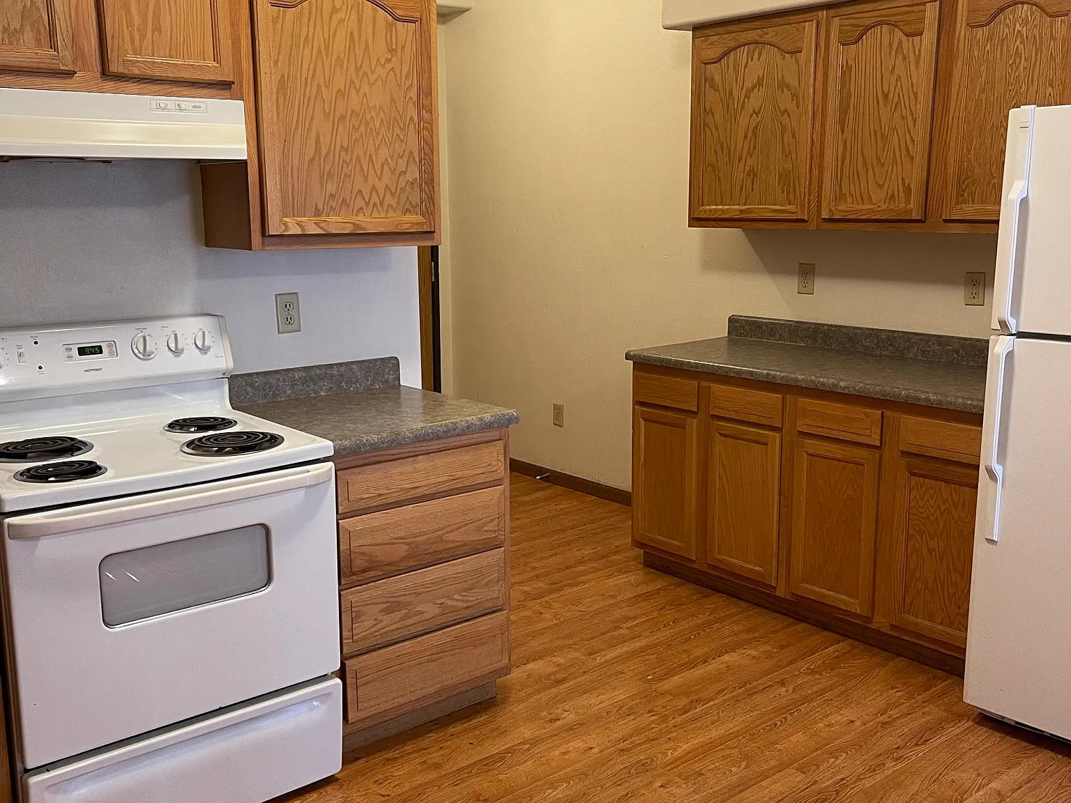 5 bed, 1432 sqft, $2,714 — Photo 3