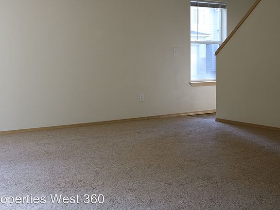 4th image of 8417 NE 36th Cir