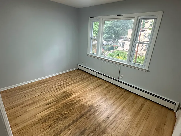 1617 Oliver St #2L — Photo 2