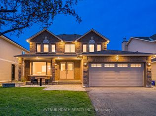 21 Sai Cres, Ottawa, ON K1G5N7