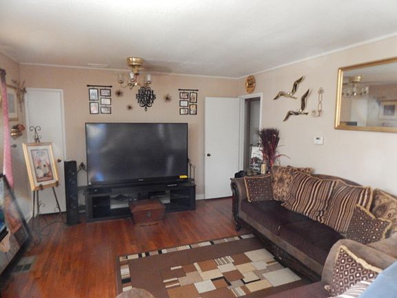 2nd image of 1510 Pecan Dr